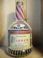 Aguardente Velha Aliança Reserva More /Mais 20 Years Old Caves Aliança 75cl (Lined with wicker /Revestida a Verga)