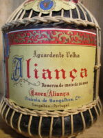 Aguardente Velha Aliança Reserva More /Mais 20 Years Old Caves Aliança 75cl (Lined with wicker /Revestida a Verga) - Image 2