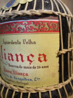 Aguardente Velha Aliança Reserva More /Mais 20 Years Old Caves Aliança 75cl (Lined with wicker /Revestida a Verga) - Image 4