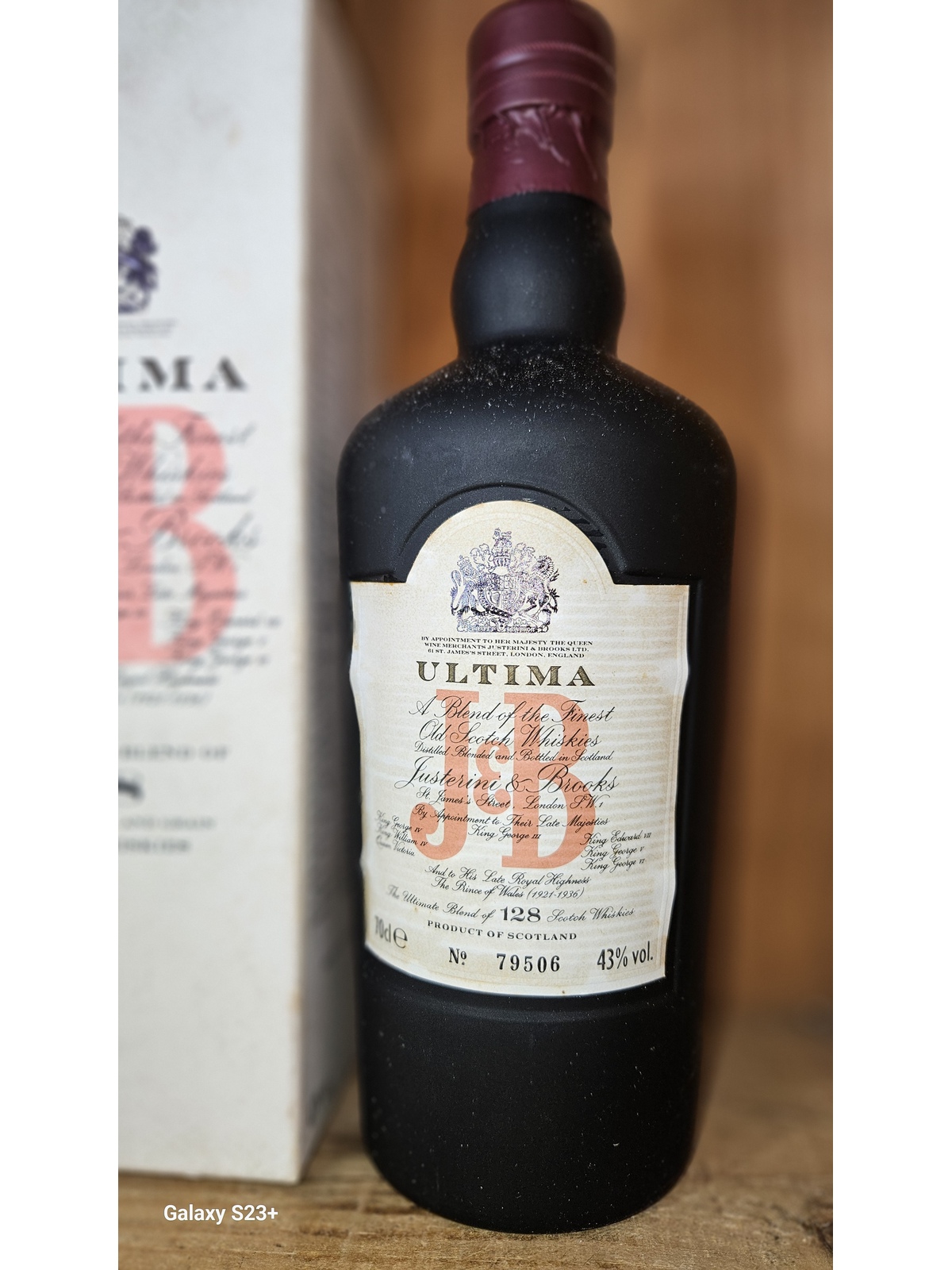 J&B ULTIMA 128 Whisky J & B Ultima Finest old Scotch Whisky 43